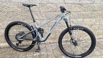 Pivot Shuttle SL