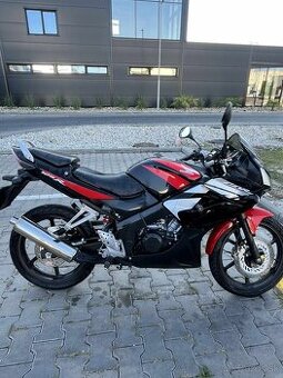 Honda cbr125r
