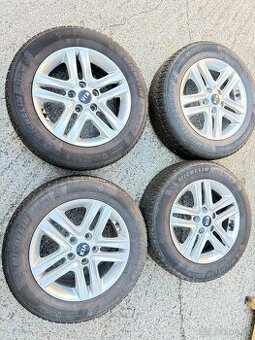 Zimne pneumatiky 205/60 R16 + disky - 1