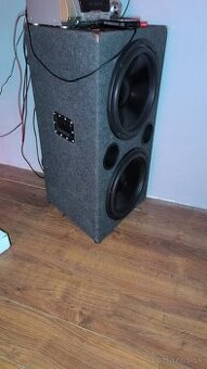 Subwoofer 215 palec