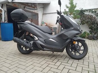 Predám pcx 125 rocnik 2019