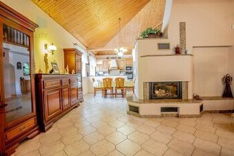 Krásny 7-izbový dom, 328 m² + 1389 m² pozemok, Trebostovo, o