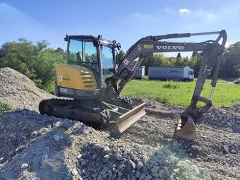 Báger Volvo, 5000kg, 3x lyžica.