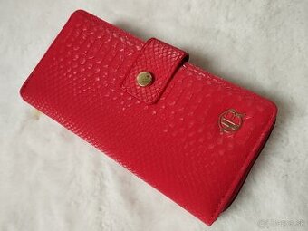 Dámska červená peňaženka...