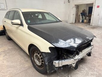 Rozpredám Mercedes E 250 w213