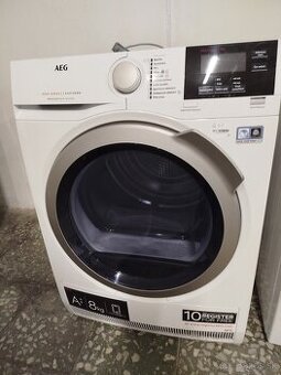 Susička AEG 8000 series na predaj