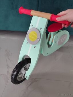 Detské drevené odrážadlo