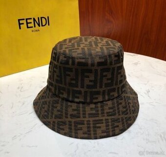 Fendi klobúk