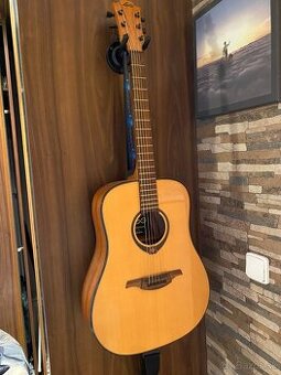 Akustická gitara