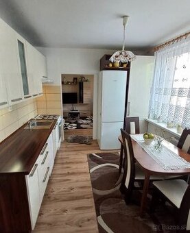 Ponúkam na predaj 3-izbový byt v centre mesta Krompachy