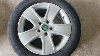 Zachovale elektrony octavia 5x112r16,z gumamy Mischelin.