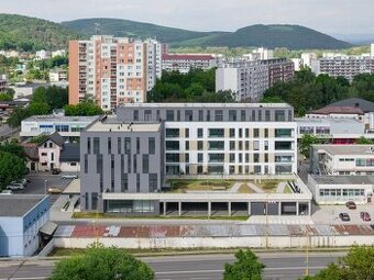 Moderný 2-izbový apartmán v novostavbe v centre Humenného