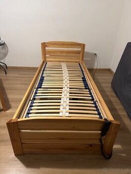 Masív / drevo. Polohovateľna posteľ.