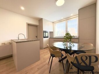 LUXUSNÝ 3 IZBOVÝ BYT V CENTRE MESTA, 68M2, NÁM. OSLOBODENIA,