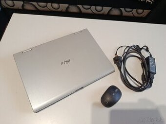 notebook Fujitsu v TOP stave