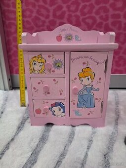 Detská drevená šperkovnička