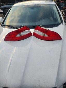 Zadné svetlá škoda Superb 2 sedan
