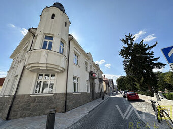 LUXUSNÝ PRENÁJOM KANCELÁRSKYCH PRIESTOROV – TRNAVA, NÁMESTIE