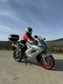 Honda VFR 800 Pripravená na sezónu