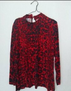 dámske tričko červené s leopardovou potlačou