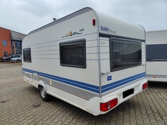 Karavan Hobby 450 UF De Luxe