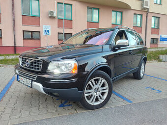 Volvo XC90 2.4 D5 7 miestne executive