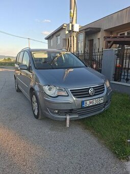 Volkswagen touran 2tdi 7miestny