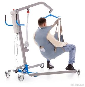 Elektrický zdvihák pre imobilnych pacientov