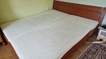 Manželská posteľ