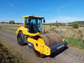 Valec Volvo SD115B