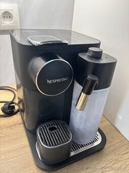 Kapsulový kávovar De'Longhi Nespresso Gran Lattissima EN640