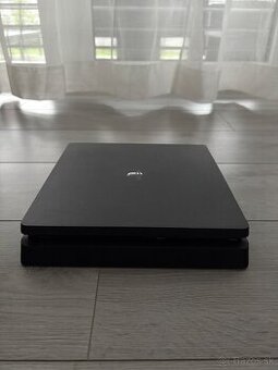 Playstation 4 slim