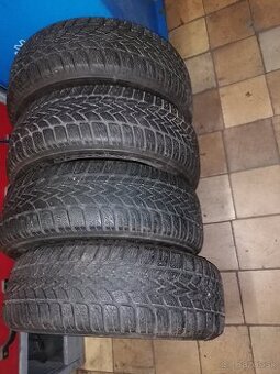 Predam zimne pneu Dunlop Winter 195/60R15 88T