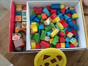 Súprava drevené zvukové kocky Vilac+základné stavebné