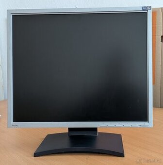 BENQ 17' monitor