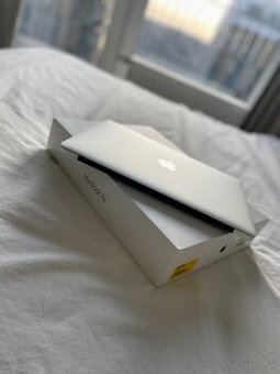 Apple macbook air. - 1