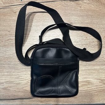 Calvin Klein crossbody taška – originál