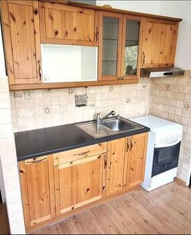 Predám lacno peknú kuchynskú linku so sporákom, stolom - 1