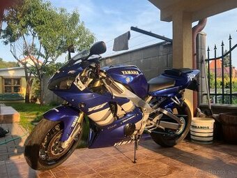 Yamaha R1 2001