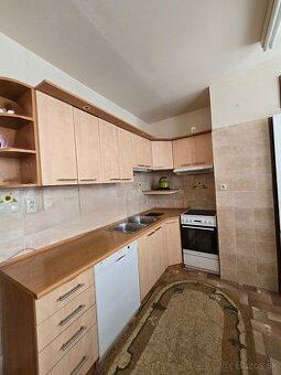 Ponúkam na prenájom 3 izbový byt s balkónom v Poprade časť M - 1