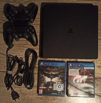 PS4 SLIM 500GB – kompletná + 2 ovládače + 2 ks hra