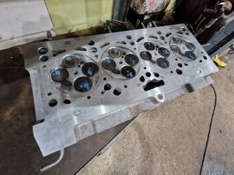 Hlava valcov vw 2.0 103kw 03G103373A