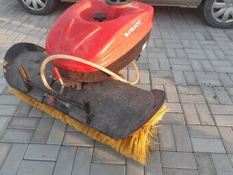 Zametacia metla vari