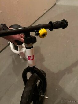 Detské odrážadlo DEMa – balančný bicykel bez pedálov