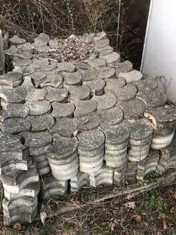 Darujem zamkovu dlazbu za odvoz