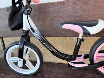 Dievčenské odrážadlo