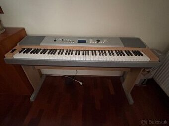Digitálne piano Yamaha Portable Grand DGX-620 – 88 klávesov