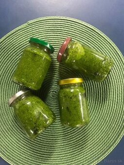 Pesto z medvieho cesnaku