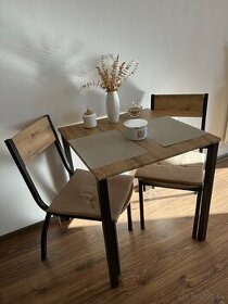 Stôl+2 stoličky