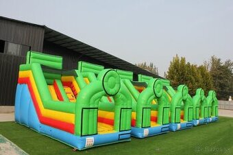 Zeleny/Fialovy skakci hrad